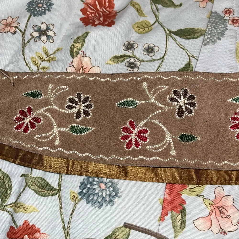 Leather Floral Embroidered Floral Stitched Belt